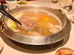 -左庭右院鲜牛肉火锅(金山万达店)
