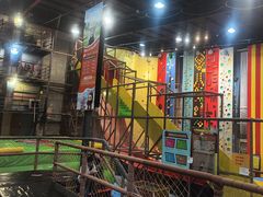 -极限Jump蹦床·新潮玩运动世界·室内乐园·团建·派对中心