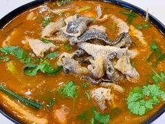 招牌炸酱酸辣米线-肥汁米蘭香港米线(长宁来福士店)