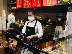 -星巴克臻选(盐城金鹰聚龙湖店)