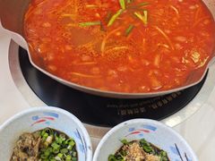 -毛辣果·贵州红酸汤牛肉火锅(西单店)