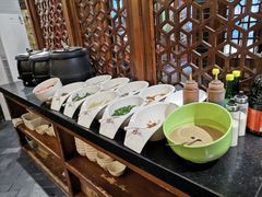 自助调料区-锅首鲜品火锅(鸳鸯店)
