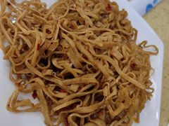 -东巴谷野生菌火锅餐厅