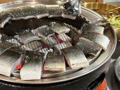 -围炉肉舍•炭烤活鳗•丹东海鲜烤肉(步行街店)