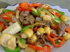 黄蘑菇炒肉-鑫瑞川味餐厅·缸子肉