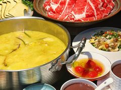 -鲜入唯煮·港式海鲜牛肉火锅(金宝街店)