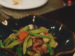 芥兰炒脆猪肉-食肆&Fourteen(武林夜市店)