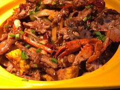 -多嘴超级肉蟹煲(杉杉国潮主题店)