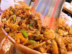 二哥芋儿蛙-炉小二铜锅牛蛙•川湘菜(三里屯店)