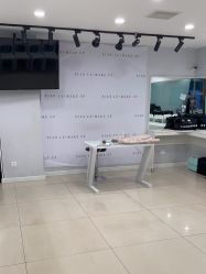 -小乐化妆美甲半永久培训学校