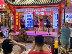 -刘姐啤酒鱼民族演艺餐厅(西街总店)