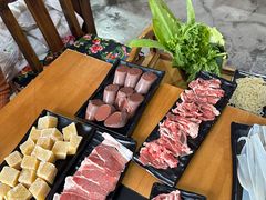 -果松木炭酸菜铜火锅·外婆参鸡汤