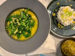 豌豆黄浸豌豆尖-半山腰·云南菜(侨福芳草地店)