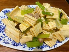 -老天桥酱肉烧饼夹肘子(天桥店)