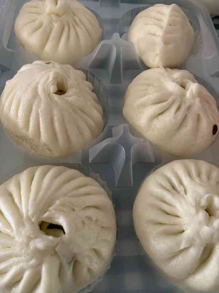 名仕包子(兰溪路店)-"也许是晚上比较晚去,进了包房,服务员的态.