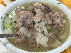 萝卜炖肘子-荣生萝卜汤饭店