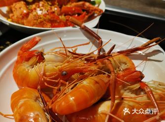 当初盒马鲜生开业，就是冲着它食材新鲜