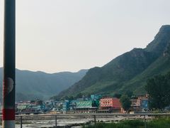 -百里峡七彩艺术小镇