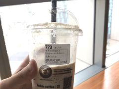 -瑞幸咖啡(绿地新都会9号楼店)