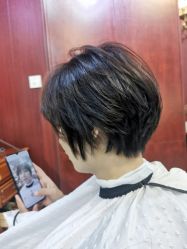-十六番发型师事务所