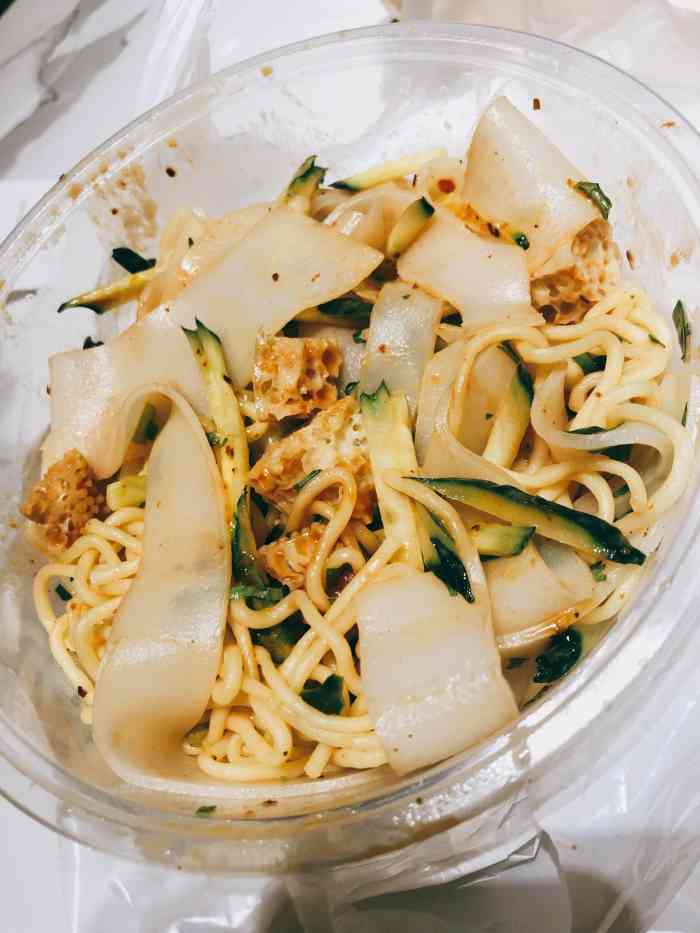 三合益餐厅-"三合益凉皮凉面可是开了好多年了,自我知道.