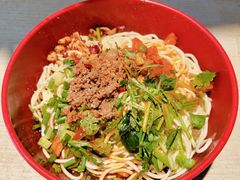 -爆炸头阿姨小四川正宗川味小吃(无任何分店)