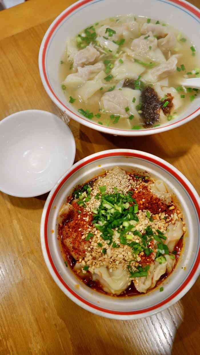 八二小区抄手(望平街店)