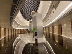 -上海滴水湖皇冠假日酒店