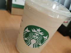 冰拿铁-星巴克(青岛火车北站候车大厅店)