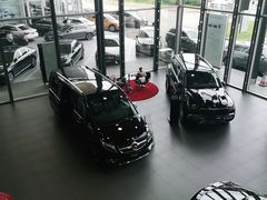 -贵州贵星奔驰4S店(观山湖店)