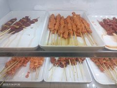 -哈尔滨小酒馆·鲜肉现穿自助烧烤(康新花园店)