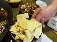 -黄潇洒老火锅(九眼桥宏济巷店)