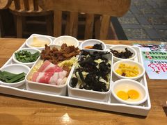 -花馬肆.云南过桥米线(汉神购物广场现场熬汤店)