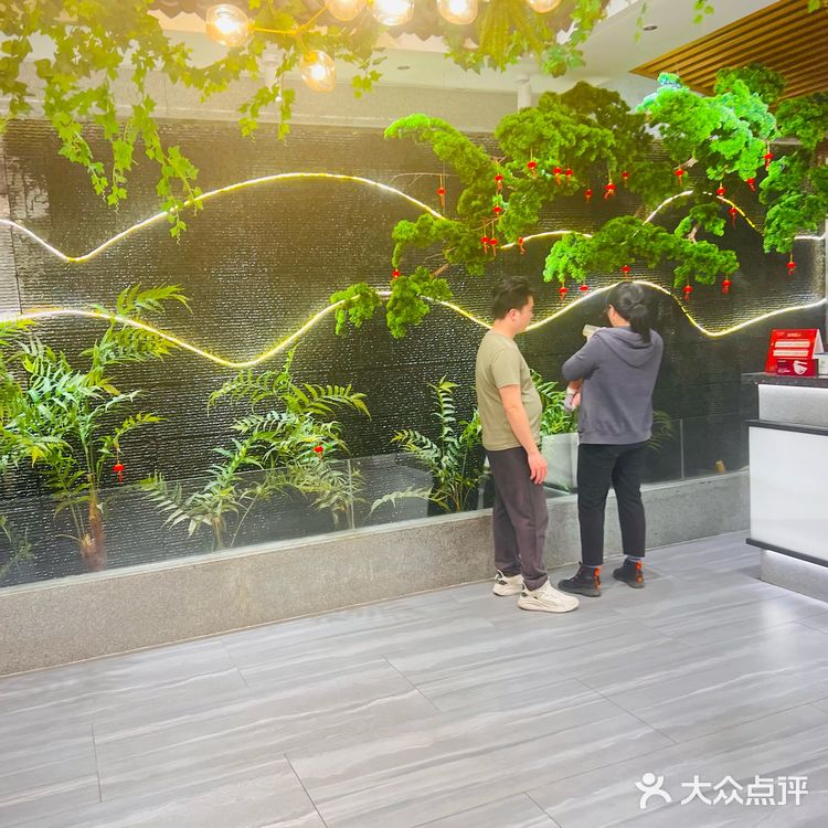 尝鲜 美味佳肴探店