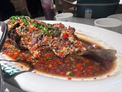 香酥大鲫鱼-费大厨辣椒炒肉(通州万达店)