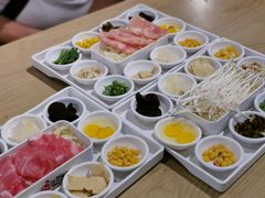 -花馬肆.云南过桥米线(汉神购物广场现场熬汤店)