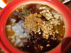 -爆炸头阿姨小四川正宗川味小吃(无任何分店)