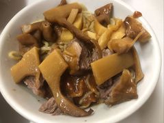 -松树干拌面店