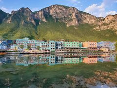 -百里峡七彩艺术小镇