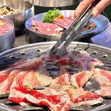 不懂就问，为什么现在的烤肉店都要推甜品啊？