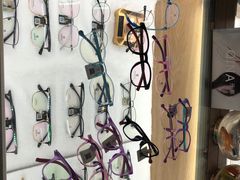 -视野联行眼镜·蔡司授权店(长白万象汇店)
