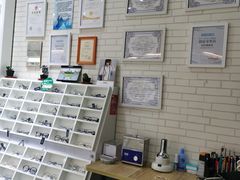-诺柯视眼镜-蔡司依视路官方工厂店(淞南一店)