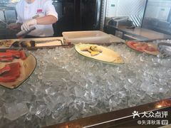 -荣誉国际酒店-云顶旋转餐厅