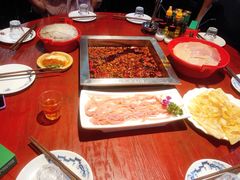 -二荆条·蜀鲜汇城市森林火锅