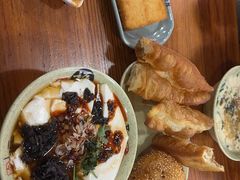 -禾诗夜市大饼油条(松江店)