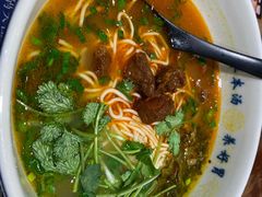 老坛酸菜牛肉面-和府捞面(东直门银座店)