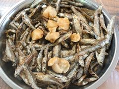 山坑小鱼干-满記土窑烧鷄波浪山莊