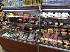 -全家便利店(莲花池东路店)