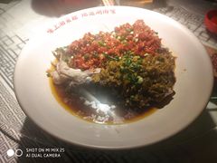 双味剁椒鱼头-味上湘菜馆(河马店)