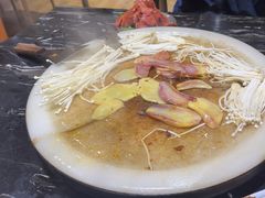-宏宏无烟石板烧烤